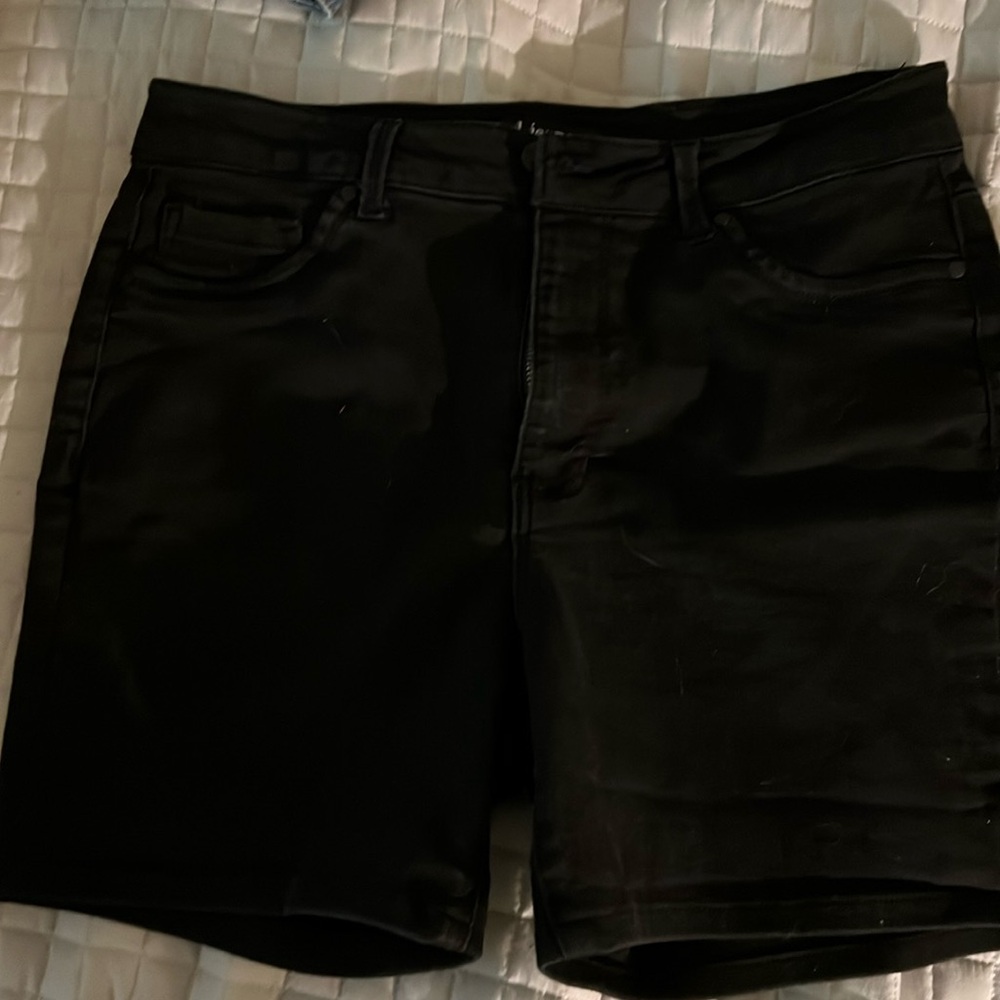 COPY - Black shorts